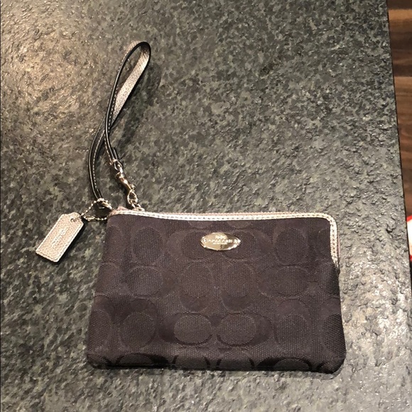 Coach wristlet - Picture 2 of 7